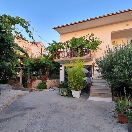 Meerblick-apartment Jasmine 2 In Strandnaehe By Interhome Apartman Trogir