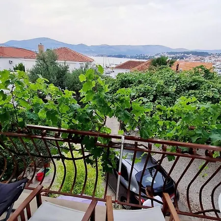 Meerblick-apartment Jasmine 2 In Strandnaehe By Interhome * Trogir