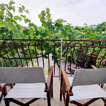 Meerblick-apartment Jasmine 2 In Strandnaehe By Interhome